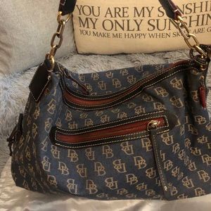 Dooney &Bourke Leather Logo bag.